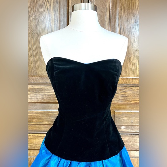 VTG 80s 💙 Laura Ashley Blue & Black VELVET & TAFFETA Ruffled Party Dress - Picture 4 of 6